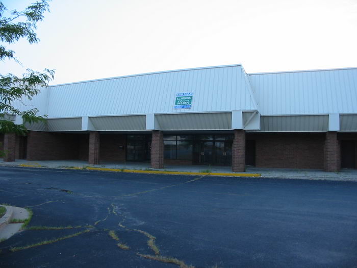 North Kent Mall - North Kent Theaters As Of 2002 (newer photo)